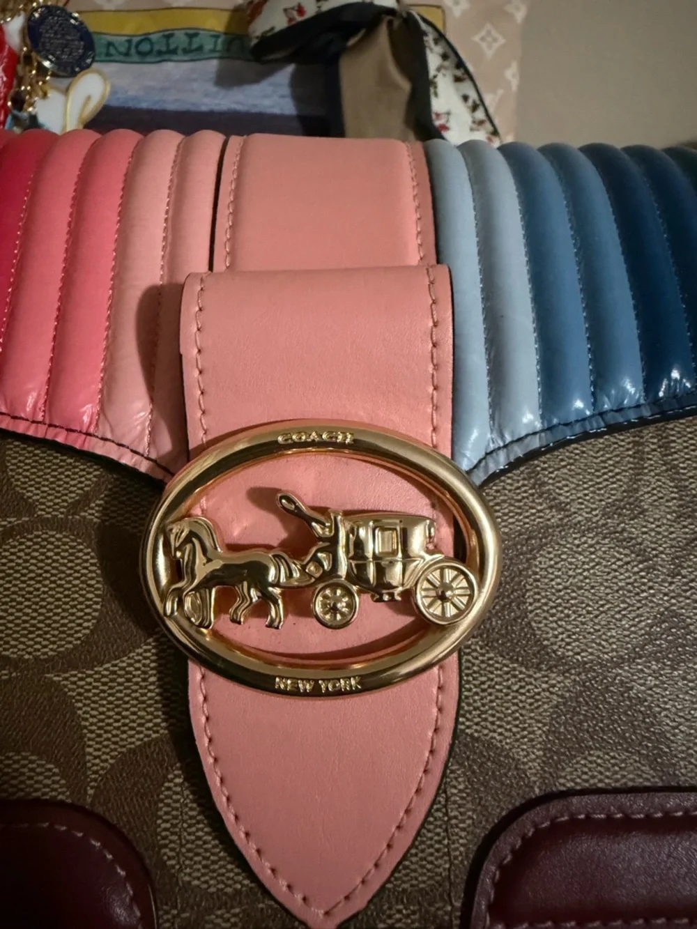 Coach Georgie in rainbow leather and signature canvas - Picture 5 of 5